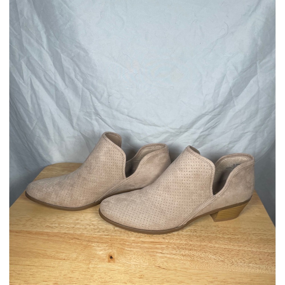 Nicole Tender Women Taupe Perforated Faux Suede V-Cut Ankle Booties Size 9M